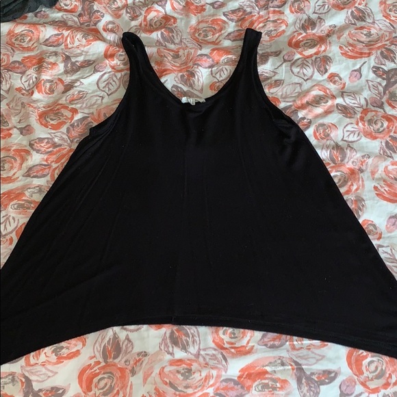 Two everyday tanks - Picture 2 of 4